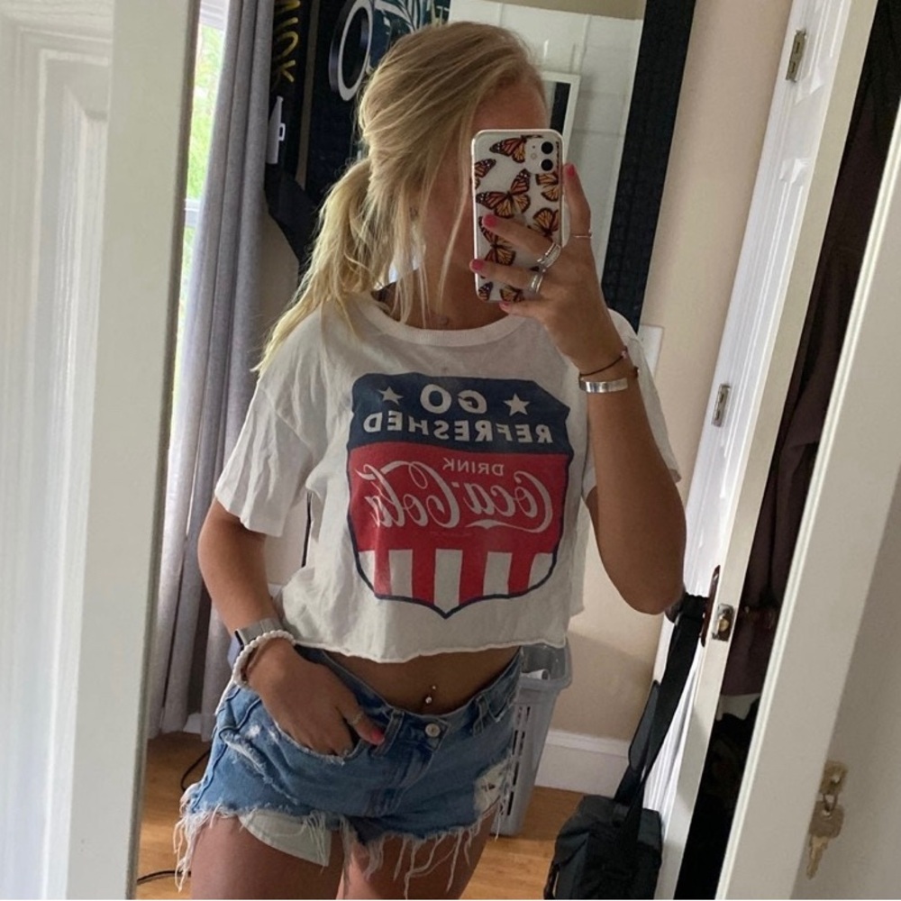 Woman’s crop top T-shirt